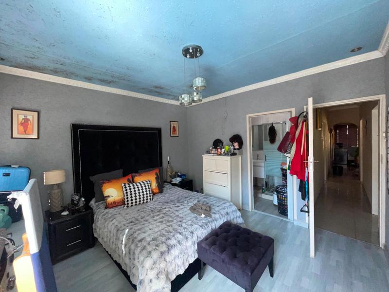 4 Bedroom Property for Sale in Lenasia South Gauteng