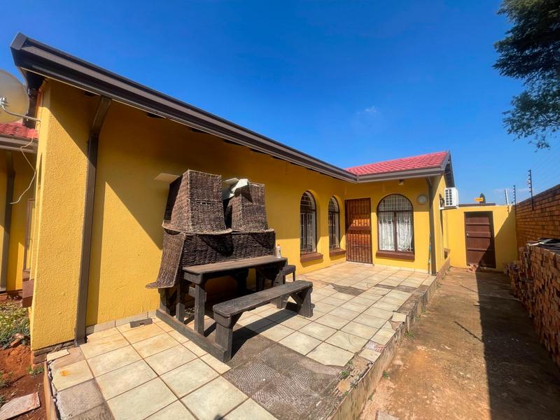 4 Bedroom Property for Sale in Lenasia South Gauteng