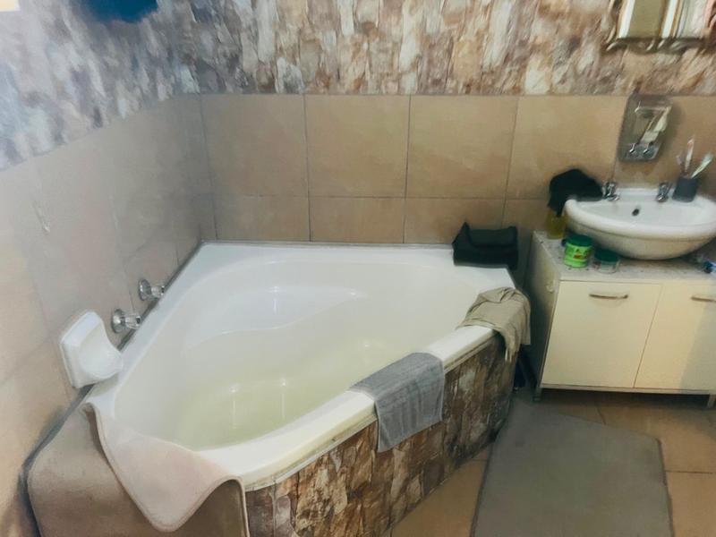 4 Bedroom Property for Sale in South Hills Gauteng