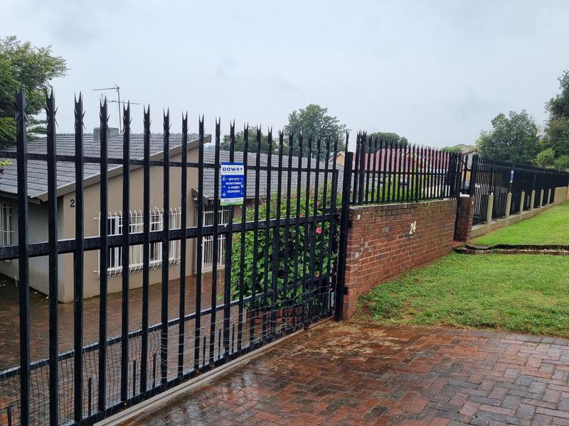 To Let 4 Bedroom Property for Rent in Wilro Park Gauteng