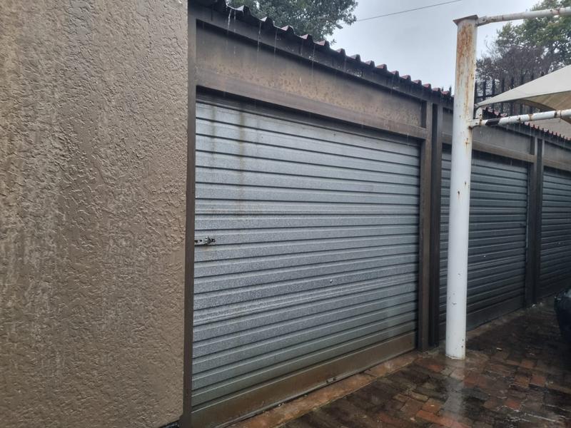To Let 4 Bedroom Property for Rent in Wilro Park Gauteng