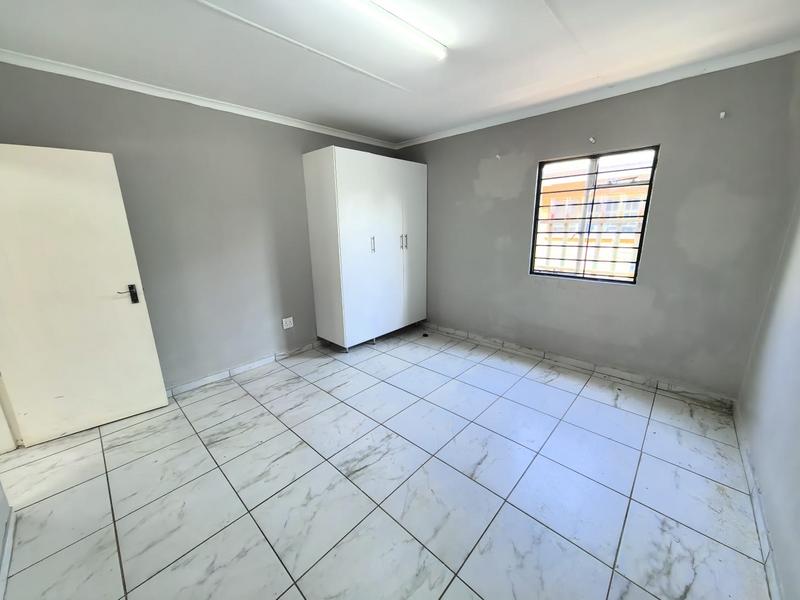 To Let 2 Bedroom Property for Rent in Wychwood Gauteng