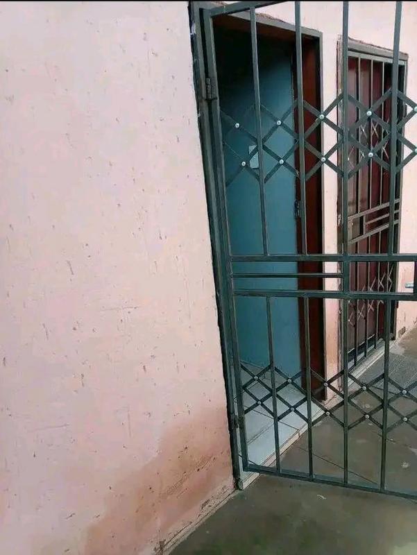 1 Bedroom Property for Sale in Protea Glen Gauteng