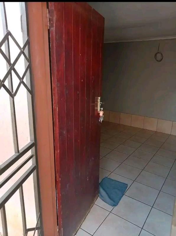 1 Bedroom Property for Sale in Protea Glen Gauteng