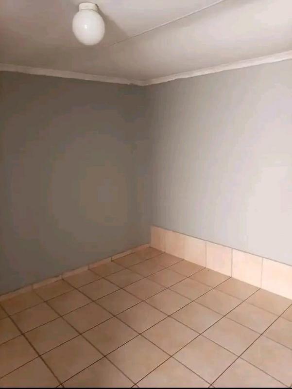 1 Bedroom Property for Sale in Protea Glen Gauteng