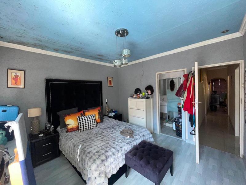 4 Bedroom Property for Sale in Lenasia South Gauteng