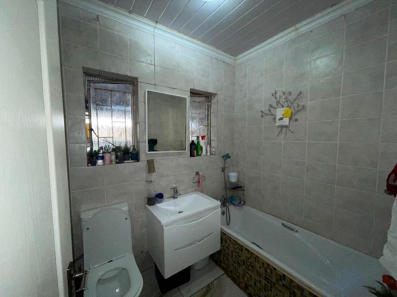 4 Bedroom Property for Sale in Lenasia South Gauteng
