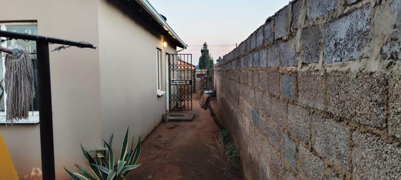 3 Bedroom Property for Sale in Protea Glen Gauteng