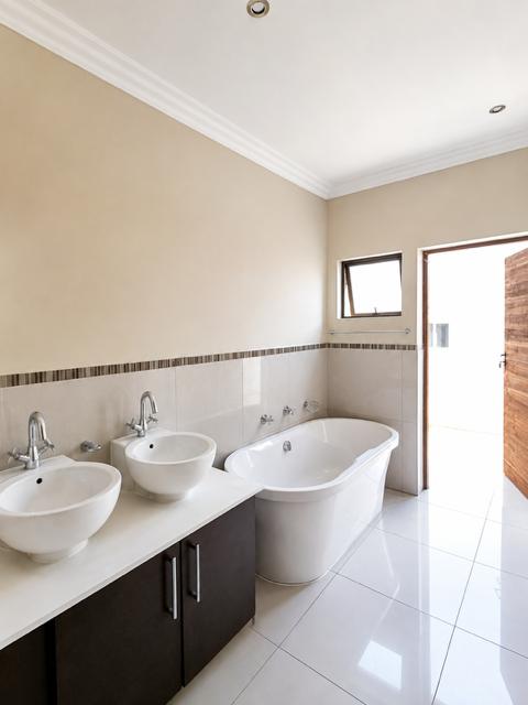 3 Bedroom Property for Sale in Bryanston Gauteng