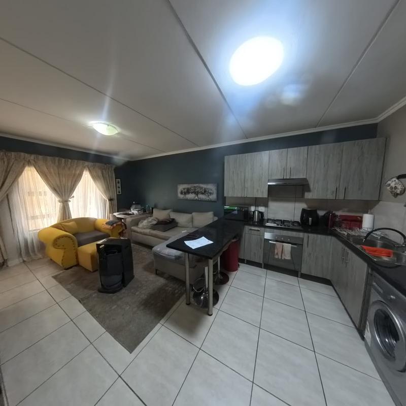 2 Bedroom Property for Sale in Glen Austin Gauteng