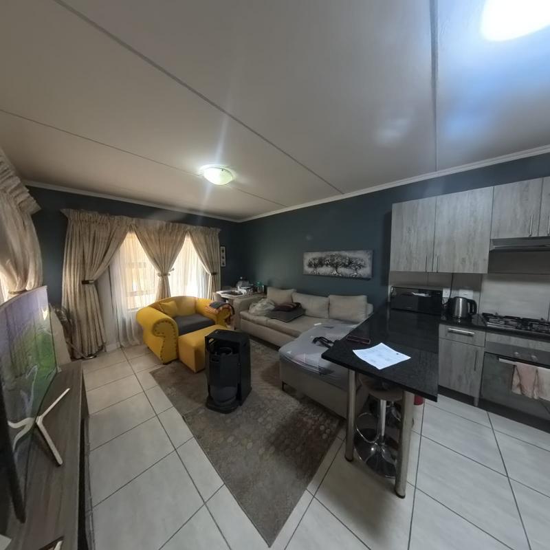 2 Bedroom Property for Sale in Glen Austin Gauteng