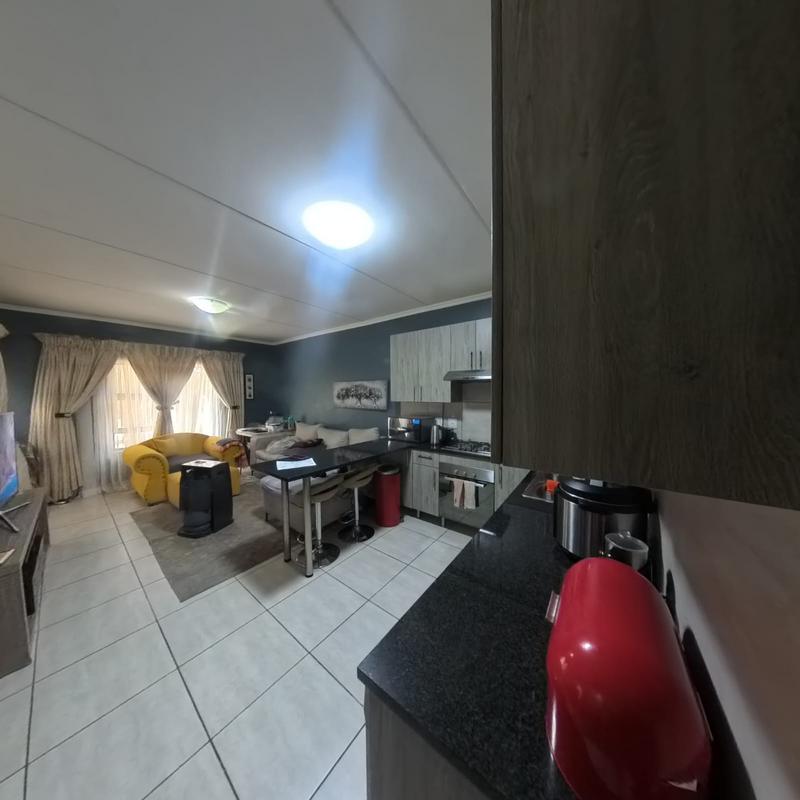 2 Bedroom Property for Sale in Glen Austin Gauteng