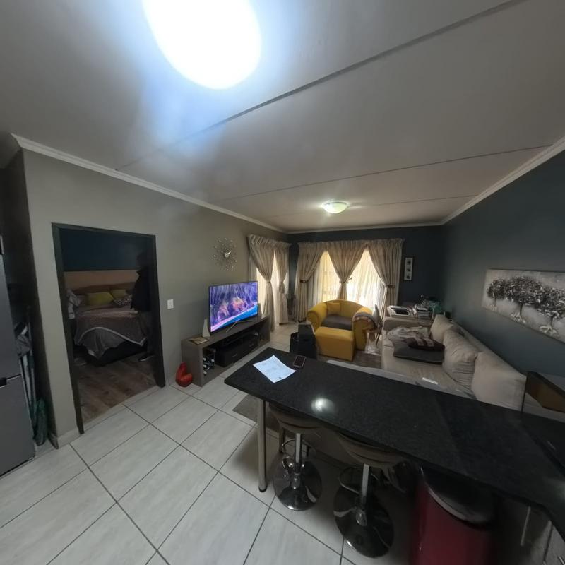 2 Bedroom Property for Sale in Glen Austin Gauteng