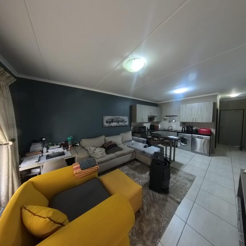 2 Bedroom Property for Sale in Glen Austin Gauteng