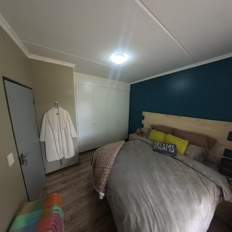 2 Bedroom Property for Sale in Glen Austin Gauteng