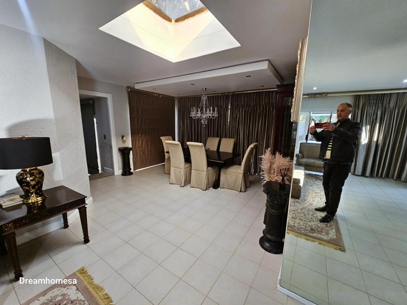 5 Bedroom Property for Sale in Sandown Gauteng