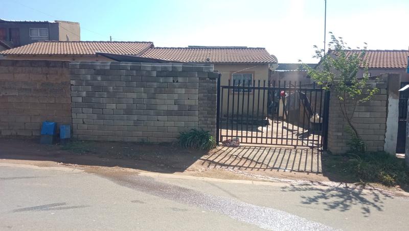 5 Bedroom Property for Sale in Olievenhoutbosch Gauteng