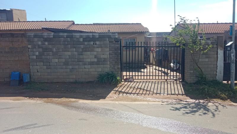 5 Bedroom Property for Sale in Olievenhoutbosch Gauteng