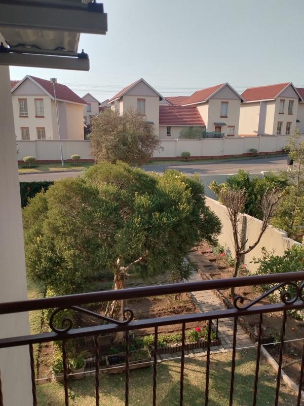 3 Bedroom Property for Sale in Kosmosdal Gauteng