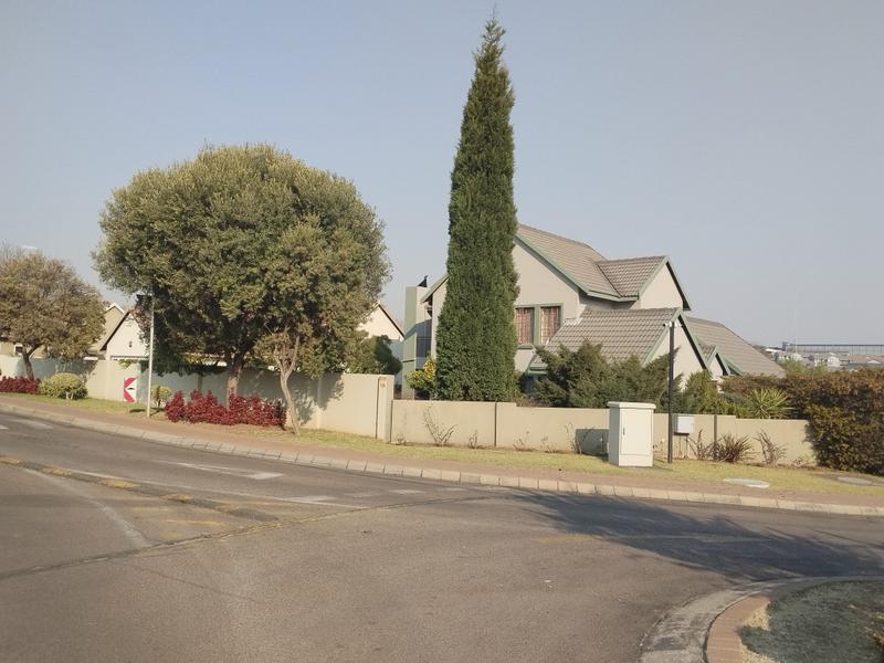 3 Bedroom Property for Sale in Kosmosdal Gauteng