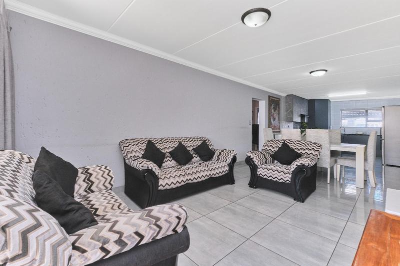 2 Bedroom Property for Sale in Paulshof Gauteng