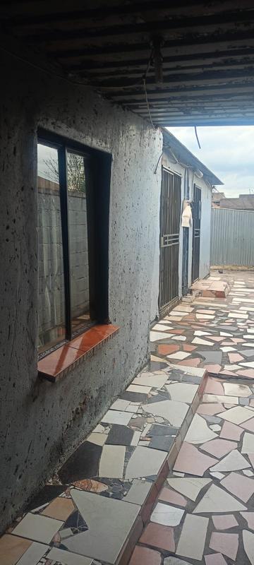 1 Bedroom Property for Sale in Jabavu Gauteng