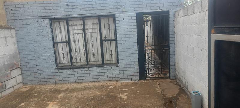 1 Bedroom Property for Sale in Jabavu Gauteng