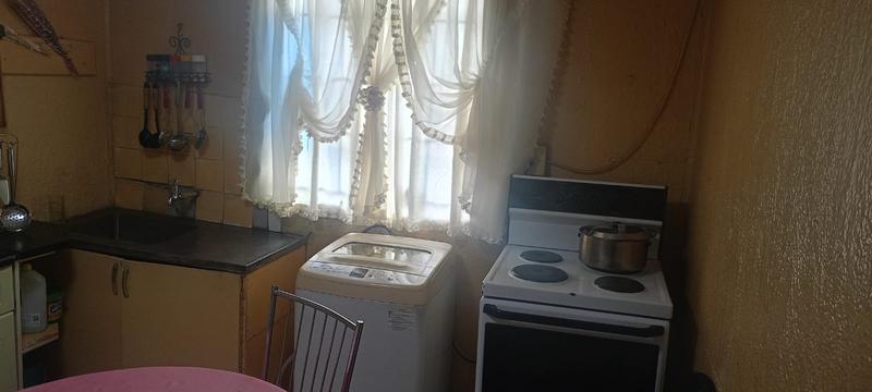 1 Bedroom Property for Sale in Jabavu Gauteng