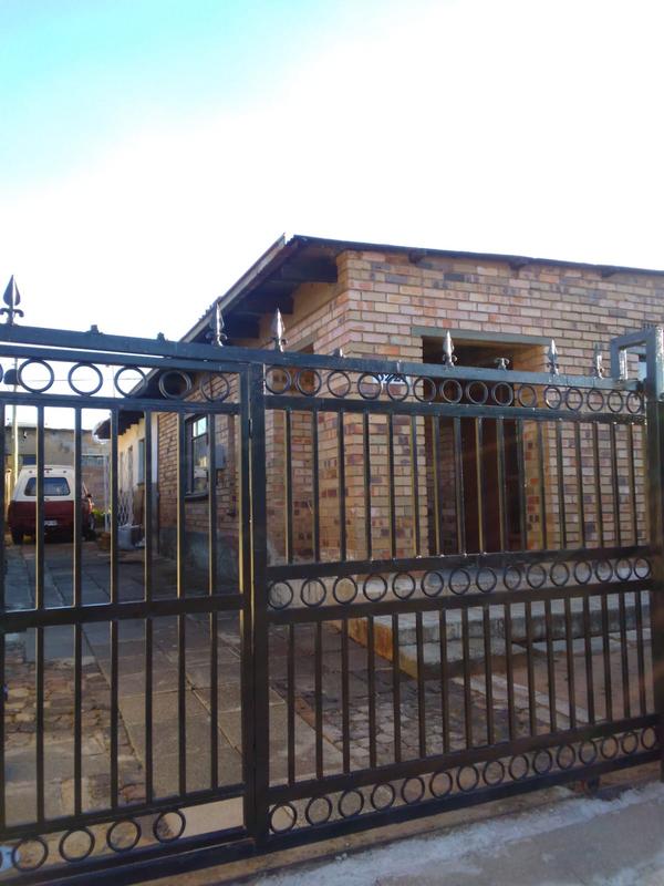 2 Bedroom Property for Sale in Diepkloof Zone 4 Gauteng