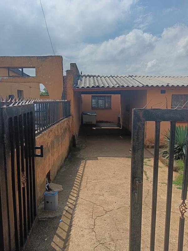 2 Bedroom Property for Sale in Mofolo Gauteng