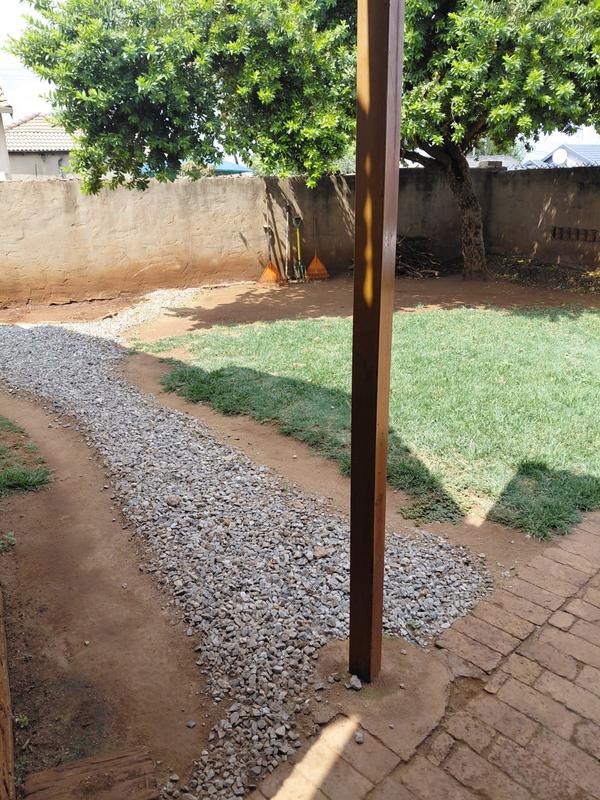 To Let 3 Bedroom Property for Rent in Clayville Gauteng