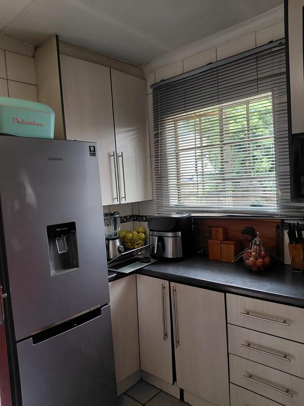 To Let 3 Bedroom Property for Rent in Clayville Gauteng