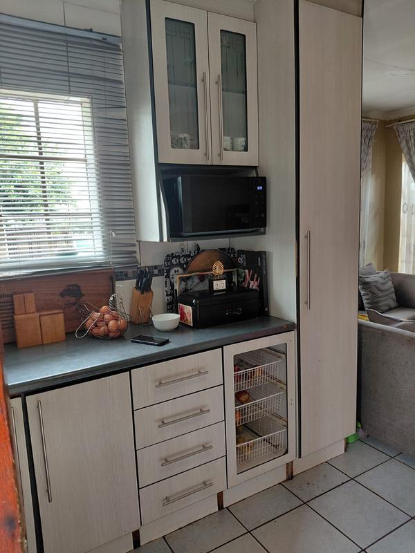 To Let 3 Bedroom Property for Rent in Clayville Gauteng