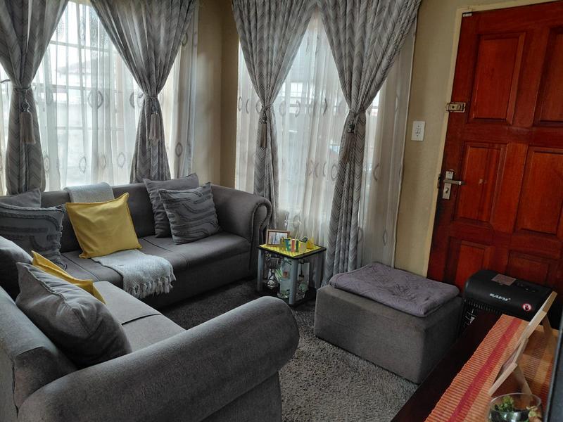 To Let 3 Bedroom Property for Rent in Clayville Gauteng