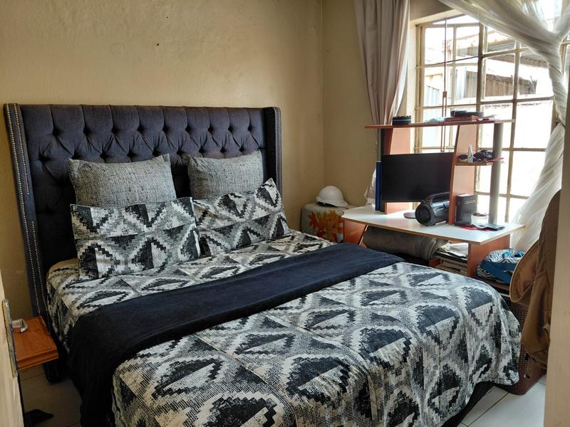 To Let 3 Bedroom Property for Rent in Clayville Gauteng