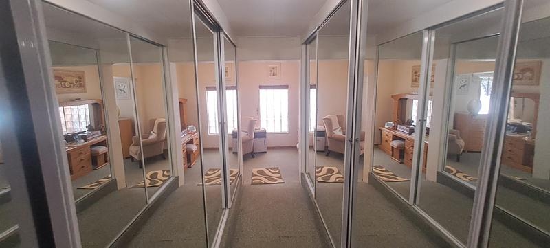 5 Bedroom Property for Sale in Farrar Park Gauteng