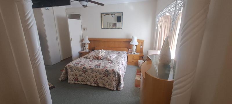 5 Bedroom Property for Sale in Farrar Park Gauteng