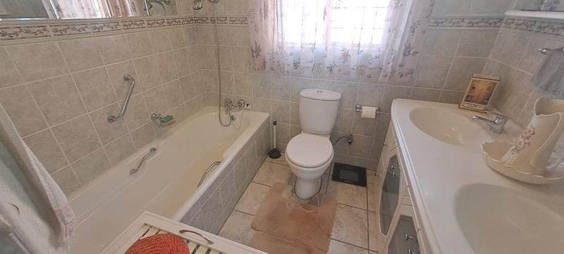5 Bedroom Property for Sale in Farrar Park Gauteng
