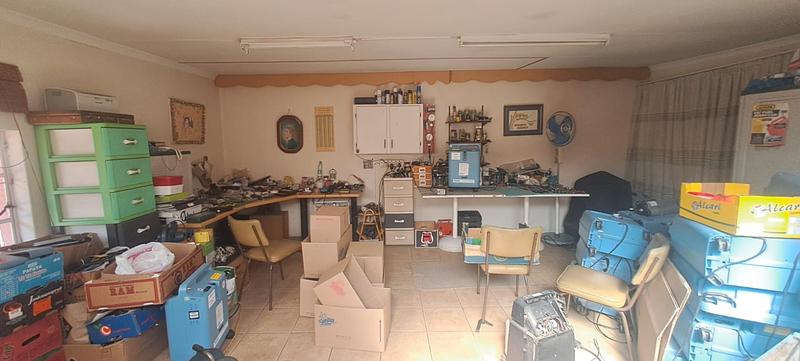 5 Bedroom Property for Sale in Farrar Park Gauteng