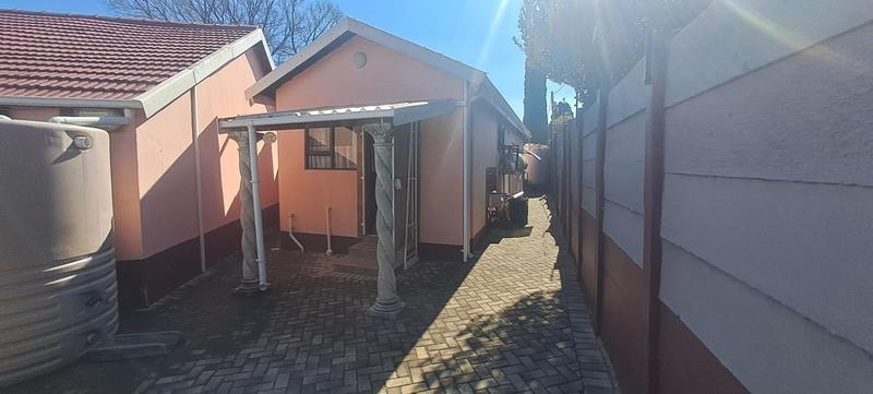 5 Bedroom Property for Sale in Farrar Park Gauteng