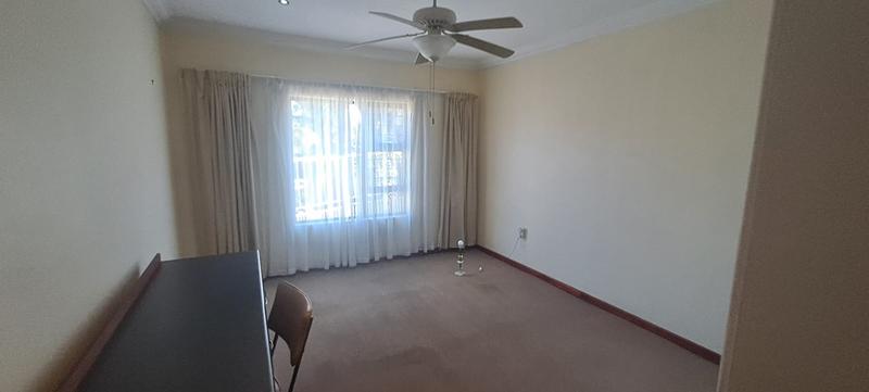 5 Bedroom Property for Sale in Farrar Park Gauteng