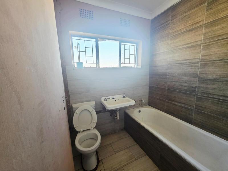 5 Bedroom Property for Sale in Klopperpark Gauteng