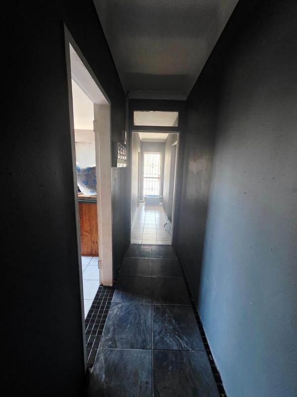 5 Bedroom Property for Sale in Klopperpark Gauteng