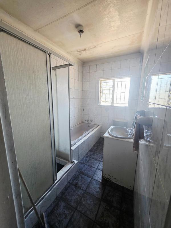 5 Bedroom Property for Sale in Klopperpark Gauteng
