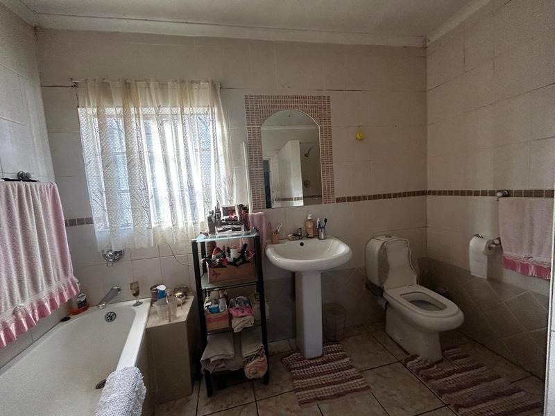 5 Bedroom Property for Sale in Primrose Gauteng