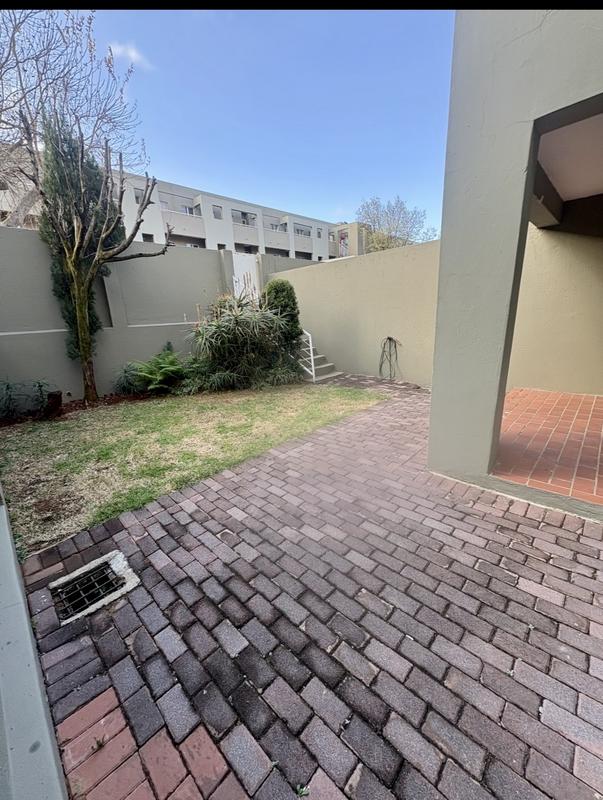 To Let 1 Bedroom Property for Rent in Glenhazel Gauteng