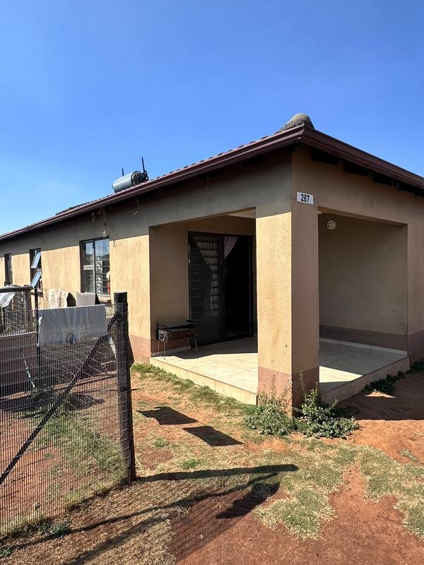 4 Bedroom Property for Sale in Klippoortjie Gauteng
