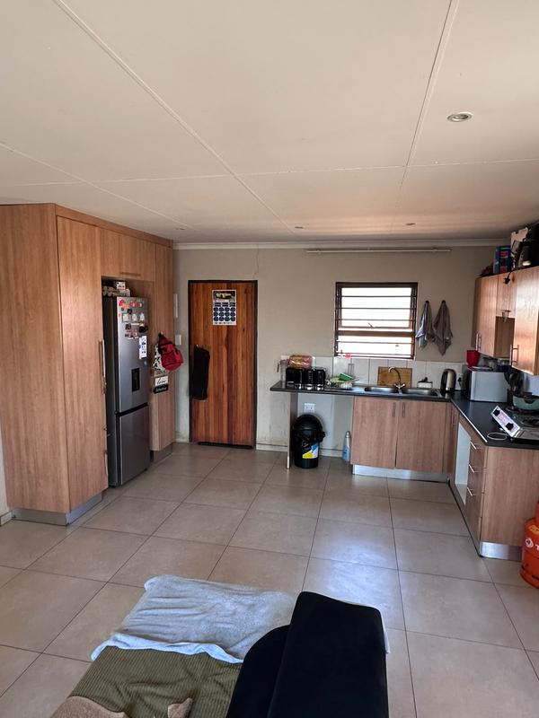 4 Bedroom Property for Sale in Klippoortjie Gauteng