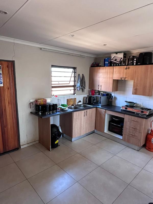 4 Bedroom Property for Sale in Klippoortjie Gauteng