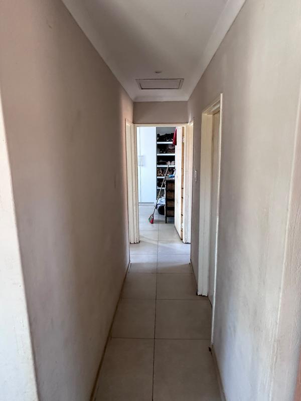 4 Bedroom Property for Sale in Klippoortjie Gauteng